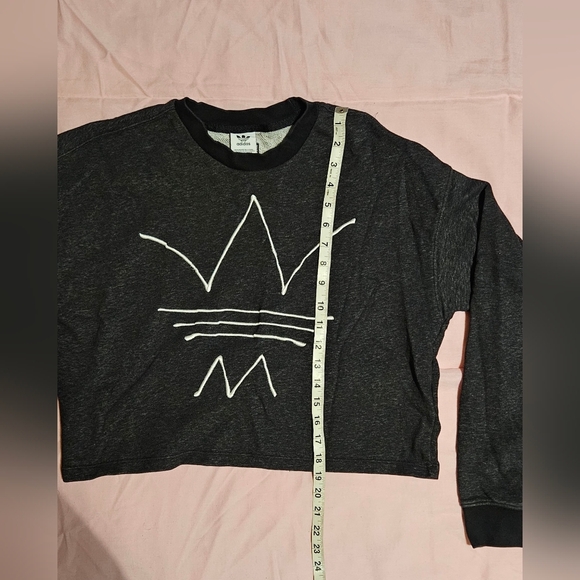 💜Adidas sweater/shirt color gray💕 - Picture 2 of 11